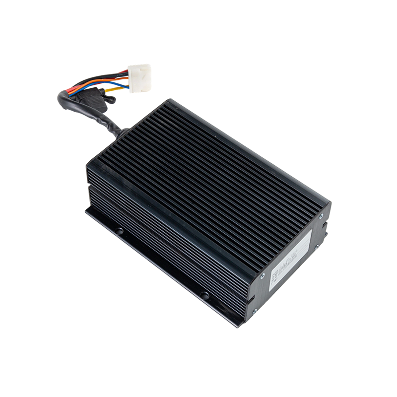 High Efficiency Stabilis Output IP65 Dustproof Oil Repugnans DC48V Lata Input Forklift Vehiculum DC-DC Voltage Step Down Module