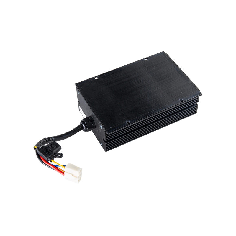 High Efficiency Stabilis Output IP65 Dustproof Oil Repugnans DC48V Lata Input Forklift Vehiculum DC-DC Voltage Step Down Module